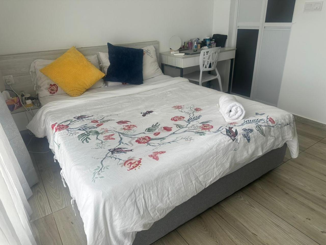 Cozy Free Wifi And Netflix 3 Bed Room At Kenwingston Cyberjaya Exterior photo