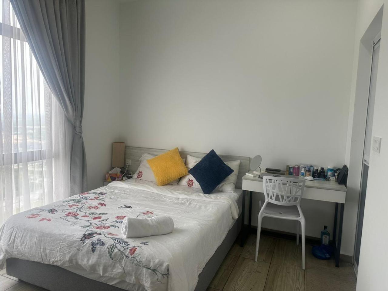 Cozy Free Wifi And Netflix 3 Bed Room At Kenwingston Cyberjaya Exterior photo