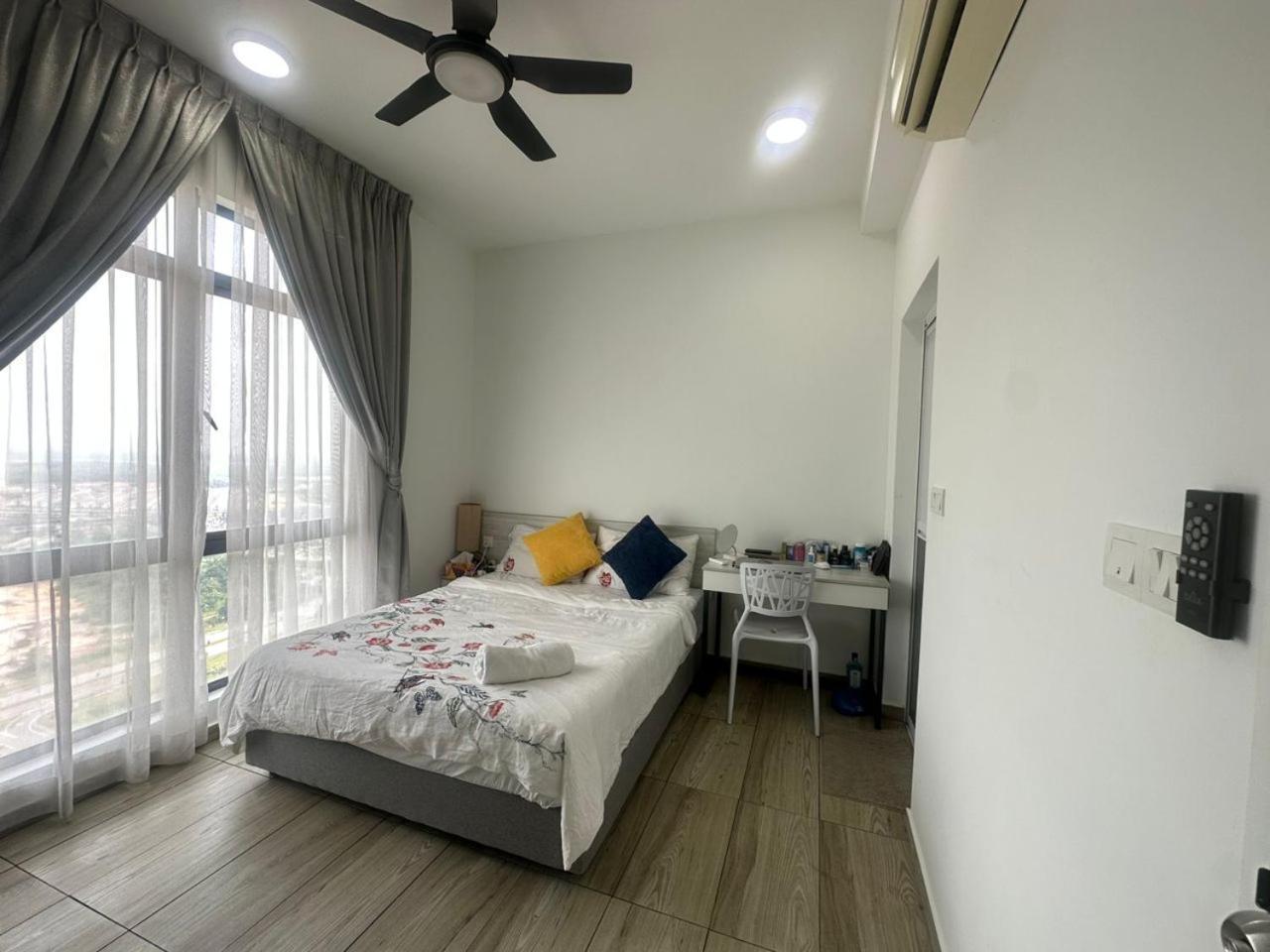 Cozy Free Wifi And Netflix 3 Bed Room At Kenwingston Cyberjaya Exterior photo