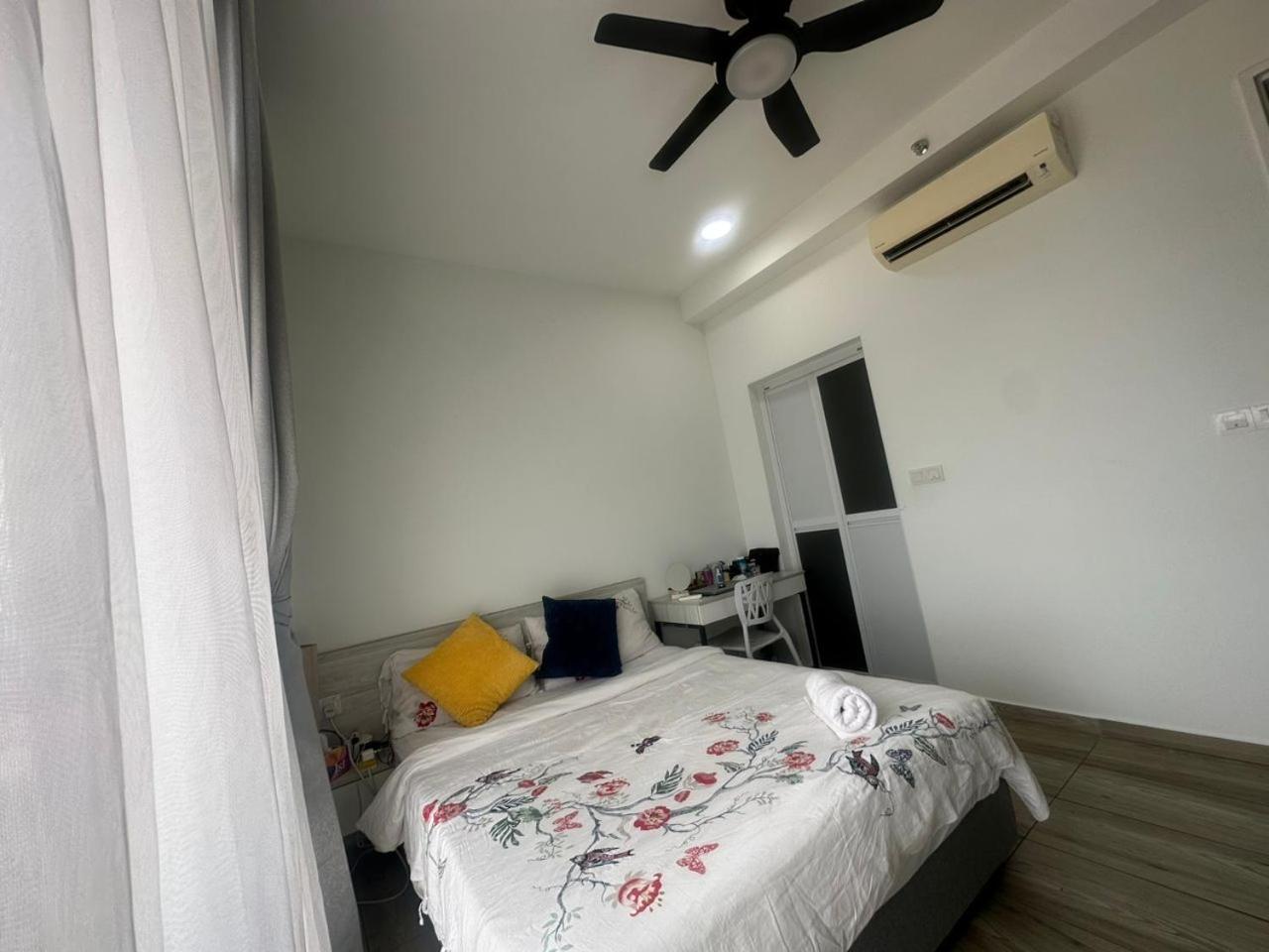 Cozy Free Wifi And Netflix 3 Bed Room At Kenwingston Cyberjaya Exterior photo