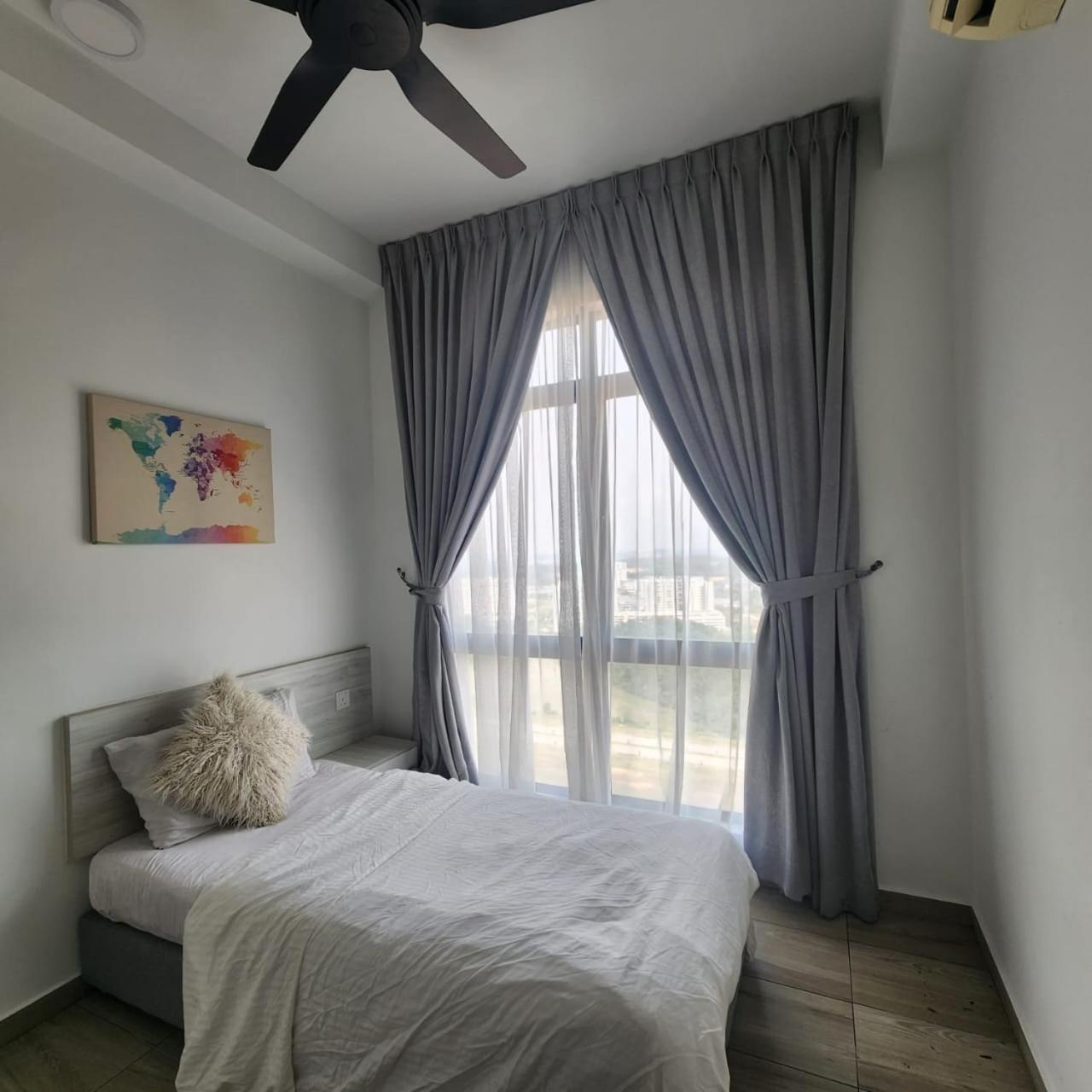 Cozy Free Wifi And Netflix 3 Bed Room At Kenwingston Cyberjaya Exterior photo