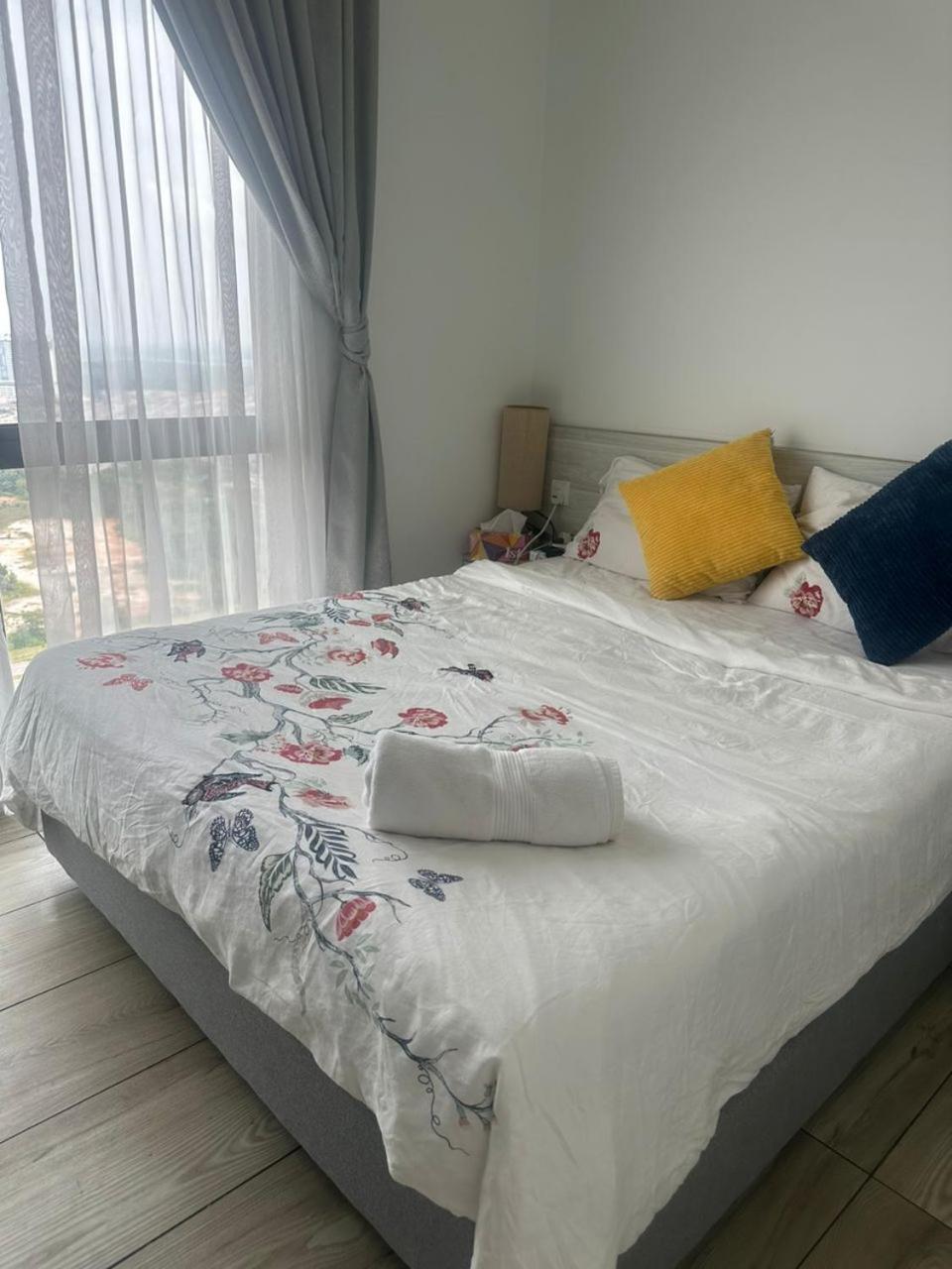 Cozy Free Wifi And Netflix 3 Bed Room At Kenwingston Cyberjaya Exterior photo