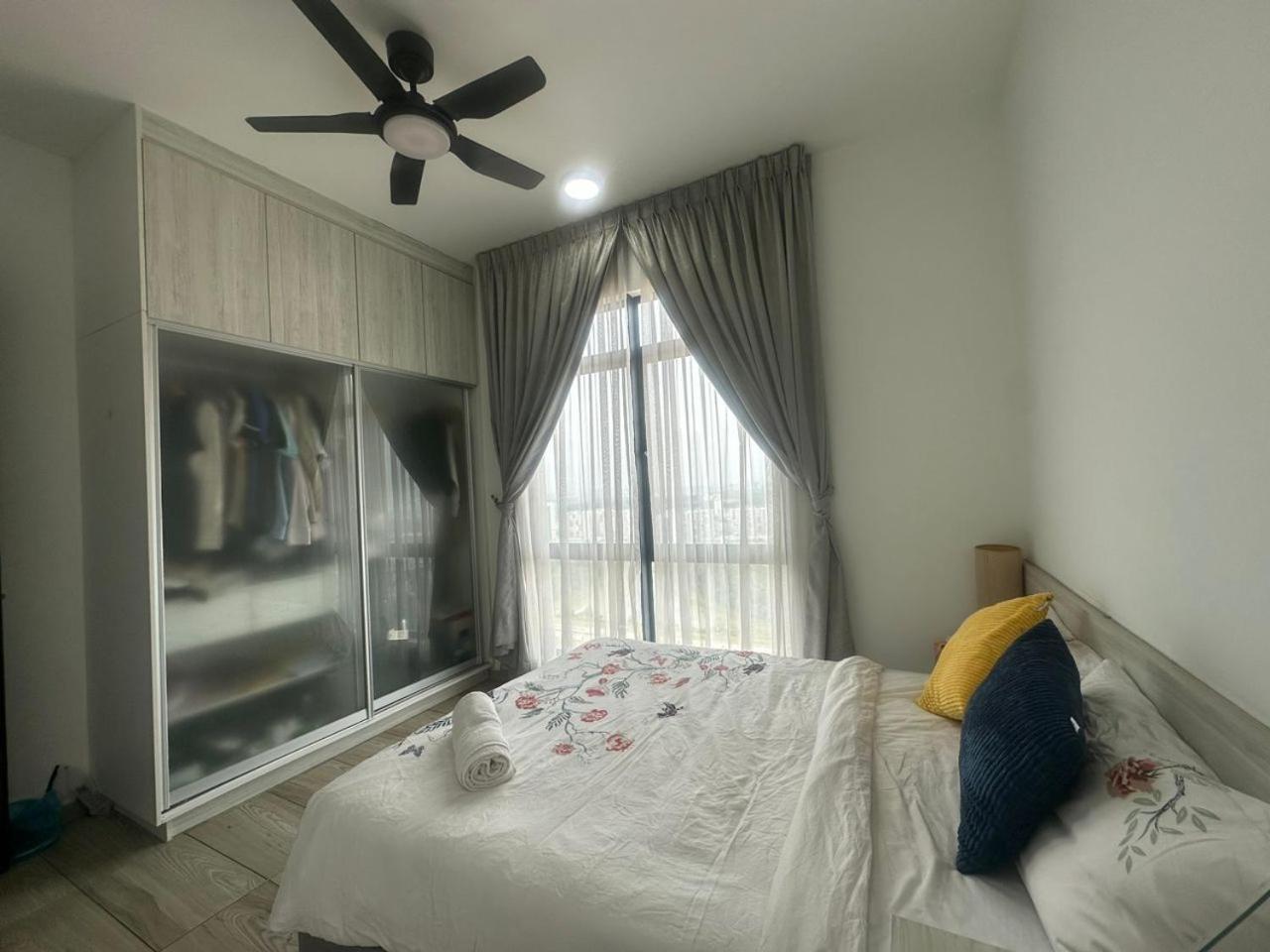 Cozy Free Wifi And Netflix 3 Bed Room At Kenwingston Cyberjaya Exterior photo